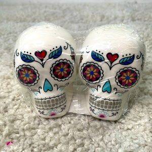 🍒 3 for 25 🍒 Day Of The Dead Skulls Salt And Pepper Shakers New Midwood